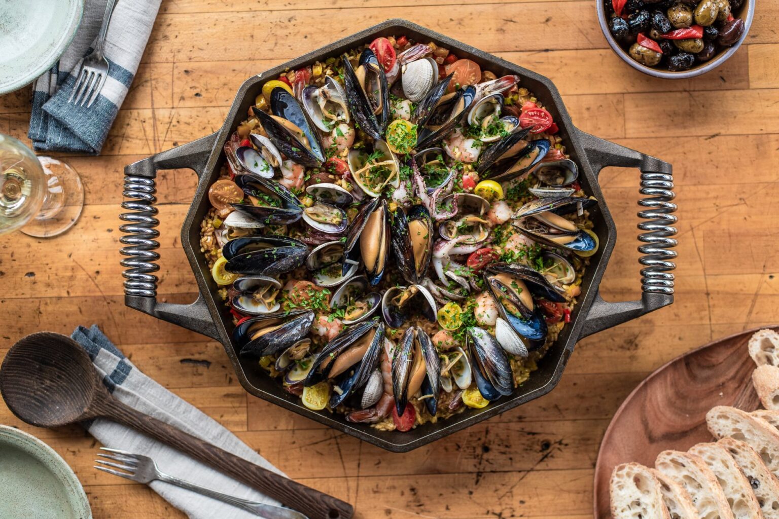 SEAFOOD PAELLA